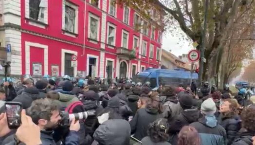 Torino – Dopo lo sgombero Askatasuna avverte: “Nulla sarà più come prima”. Città ‘blindata’ per il corteo di domani