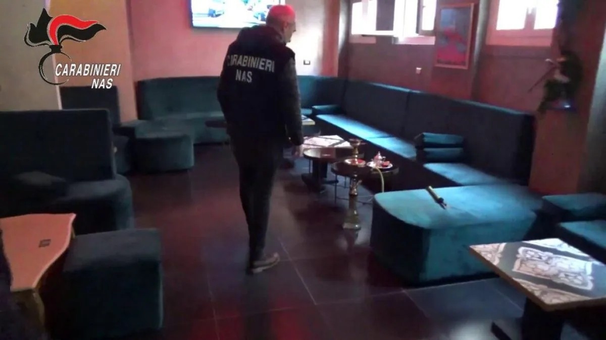 Shisha bar nel mirino a Roma: sequestri e multe dopo i controlli del Nas