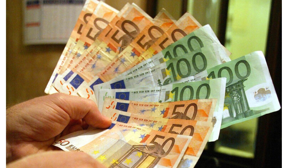 L’Europa vieta il pagamento in contanti sopra i 10mila euro – Al via il pacchetto antiriciclaggio, fra allarmismi e polemiche. Cosa c’è di vero
