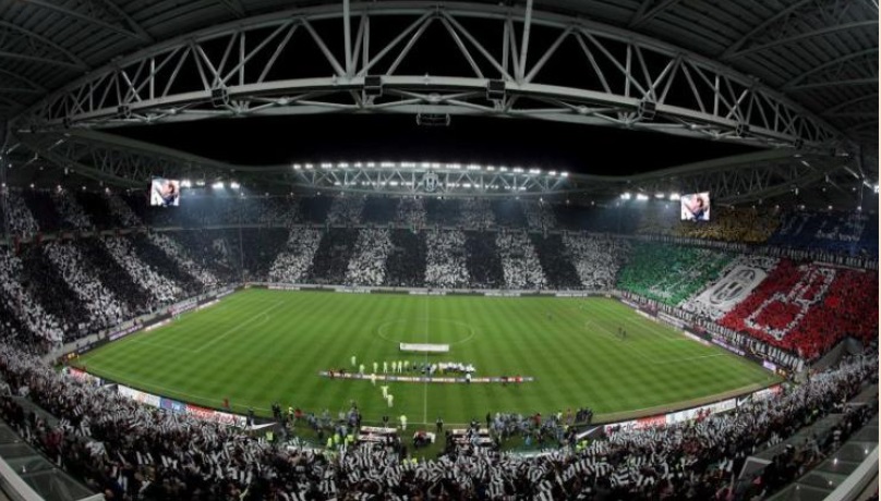 Torino – Dormono dentro l’Allianz dopo Juve-Cremonese, poi mangiano e rubano bottiglie di spumante. Fermati due fratelli