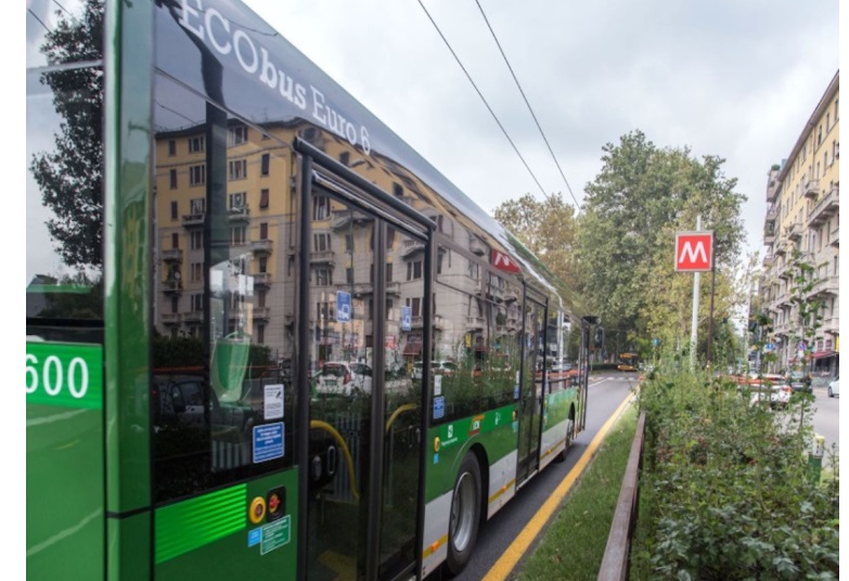Milano – Scatta il divieto di ingresso alle moto in un tratto della preferenziale 90-91: cosa cambia con le Olimpiadi