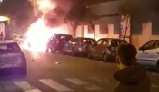 Milano – Capodanno violento, fra risse, coltelli e feriti. A fuoco anche una siepe