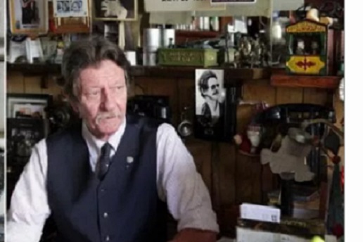 Milano – E’ morto Roberto Citterio, fondò l’ultima vera Osteria di Milano. E sulla saracinesca compare una scritta poetica..