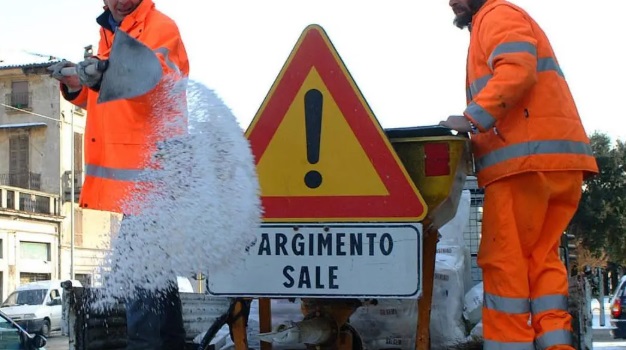 Gelo a Milano – Scatta il piano anti ghiaccio in oltre 200 vie della città. L’invito ai Milanesi: “Spargete sale”