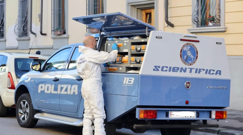 Milano – Ecco chi è l’uomo trovato morto in via Nerino: è un banchiere internazionale di 54 anni. Le indagini