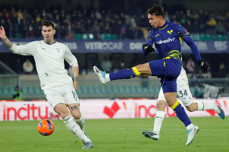 La Lazio passa a Verona, ma Sarri è insoddisfatto del mercato