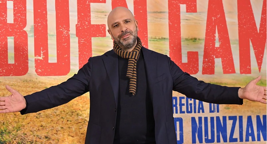 Checco Zalone straccia ogni record – ‘Buen Camino’ è il film italiano con il maggior incasso di sempre