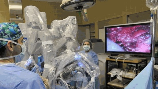 Torino – Alle Molinette una tecnologia rivoluzionaria: il primo angiografo con Intelligenza artificiale che naviga nelle arterie: “Innovazione assoluta”