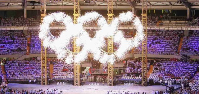 Milano – Olimpiadi, la Cerimonia è lontana dal sold out: ancora tanti biglietti invenduti. E scattano le offerte last minute, anche il “prendi due e paghi uno”