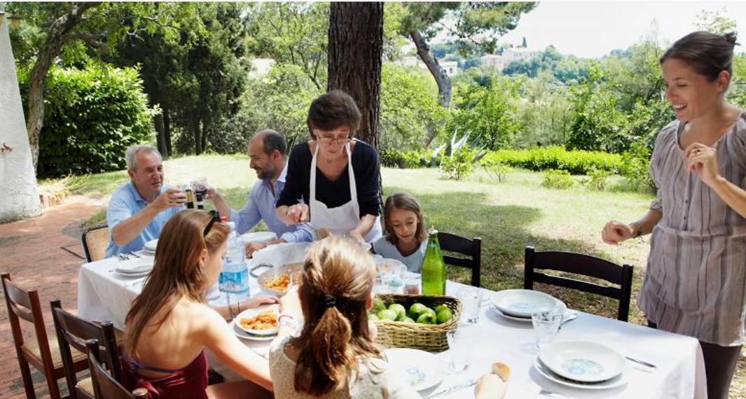 Famiglie italiane: nel 2005 erano le più ricche al mondo – Poi un netto calo, scende il potere d’acquisto. I dati