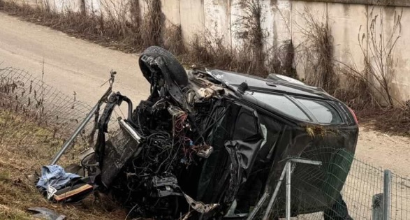 Torino – Grave incidente sulla Torino-Pinerolo: auto sfonda il guardrail: paura per il conducente
