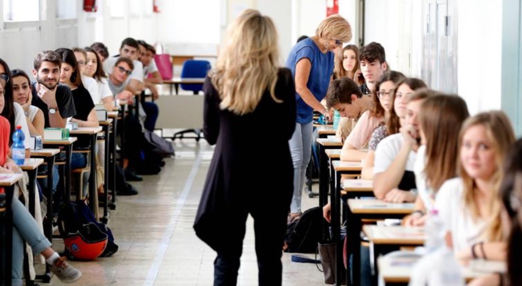 Maturità 2026 – Ecco le tracce di italiano: Pavese e Brancati per l’analisi del testo, la Costituente per il tema argomentativo – Anche un passo di Frank Furedi sui confini