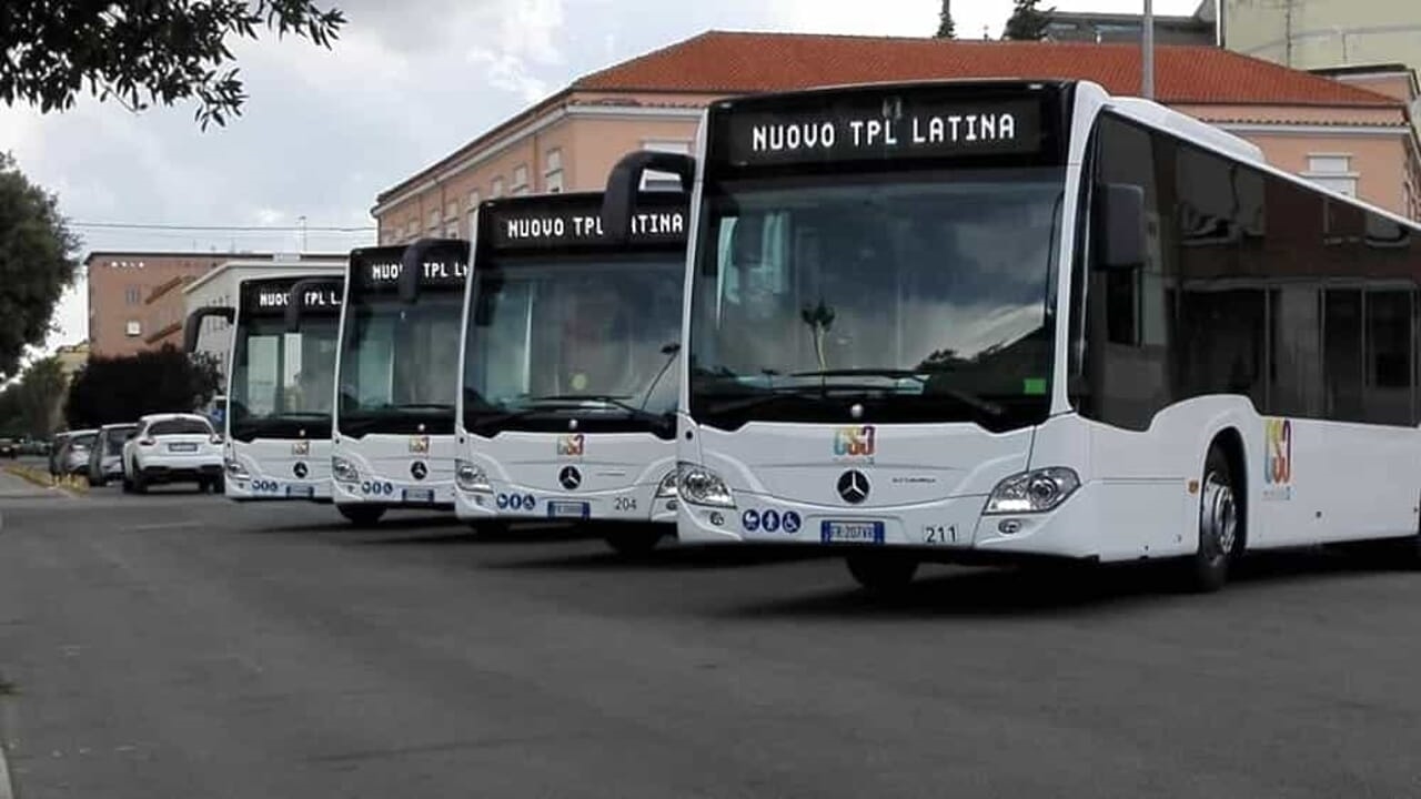 Latina, trasporto pubblico nel caos: autisti assenti per ferie o mutua e bus fermi