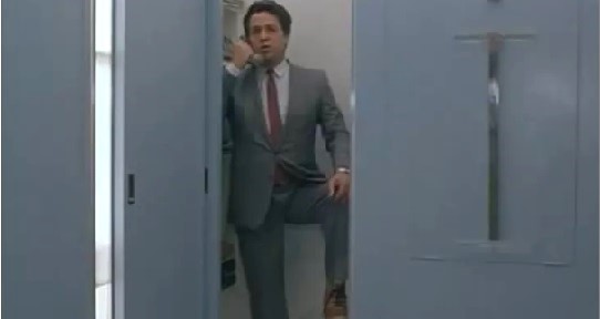 A Milano casa a 1350 euro al mese per 17 mq. E scoppia l’ironia in rete: “E’ più grande la cuccia del mio cane”