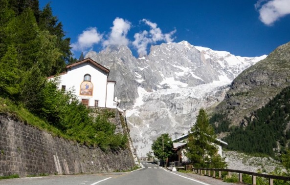 Courmayeur – Viabilità: accesso e parcheggi valli Ferret e Veny – Indicazioni 2026