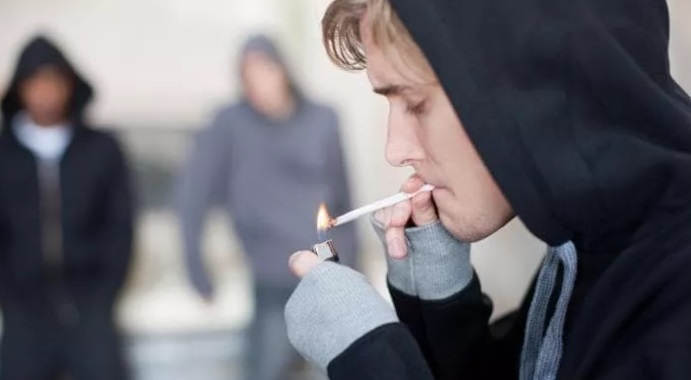 Fumare cannabis in adolescenza rallenta lo sviluppo cognitivo – I risultati dell’ampio studio su ragazzi fra 9 e 17 anni