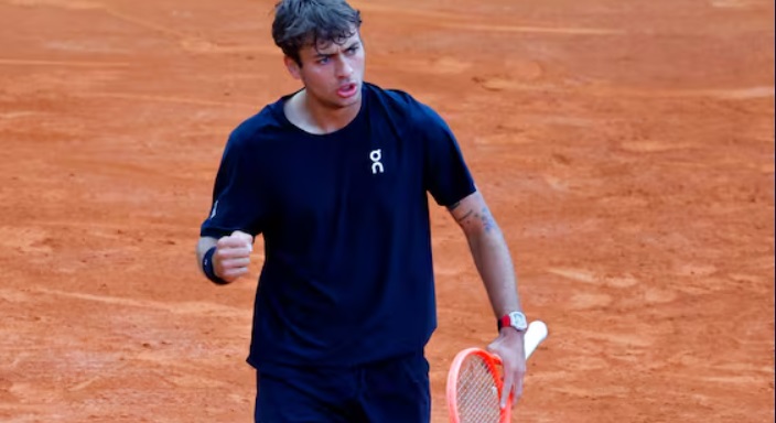 Cobolli, ottima la prima! Vince la battaglia con Comesana dopo 2 ore e mezza di gioco –  Vola al secondo turno a Montecarlo