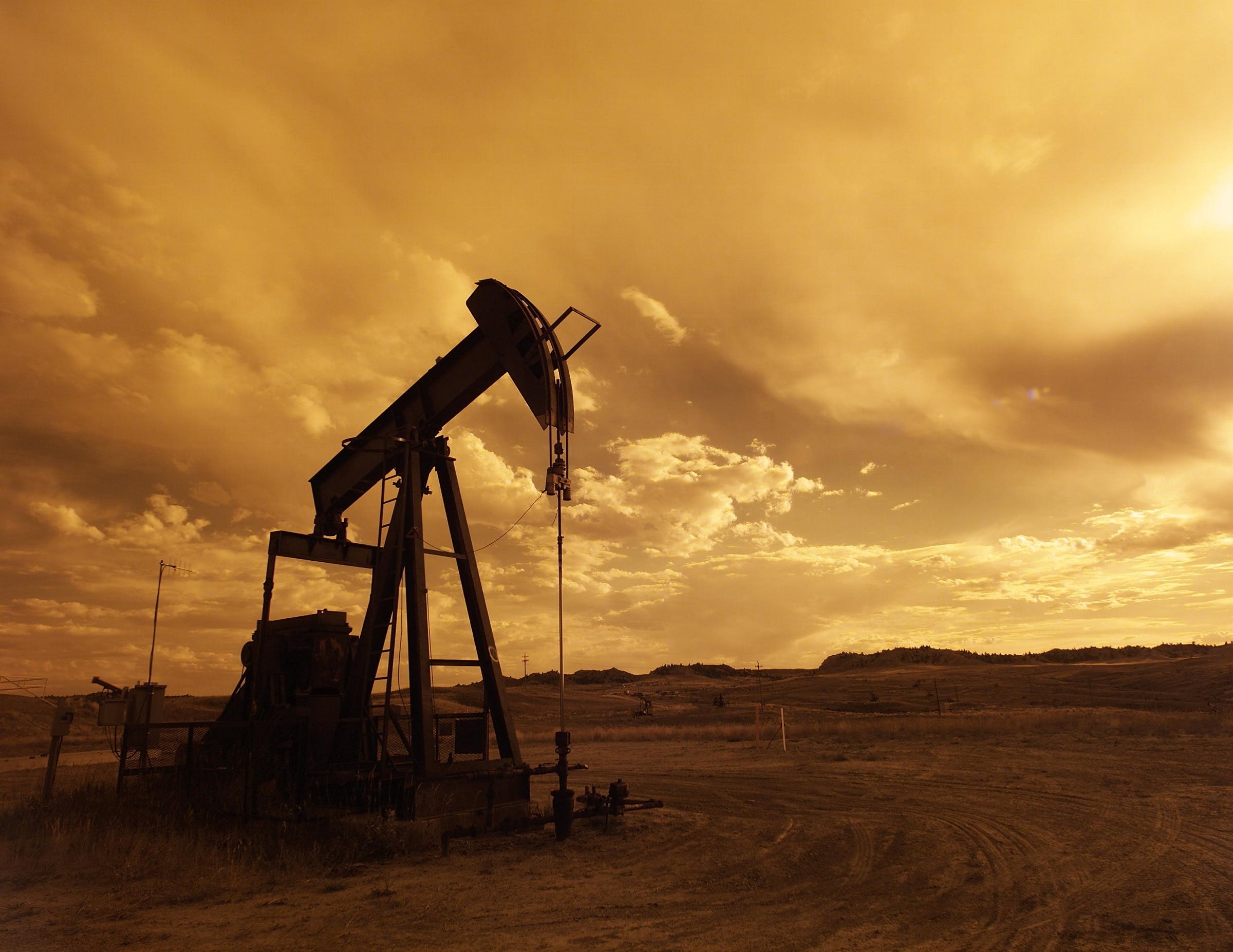 Borse in calo e petrolio in rialzo per la ripresa degli attacchi Usa in Iran