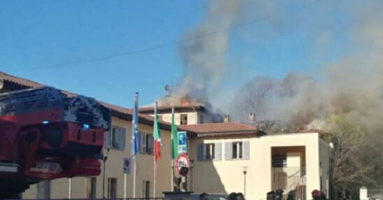 Milano – A fuoco la storica villa di Carlo Porta: danneggiato il patrimonio storico