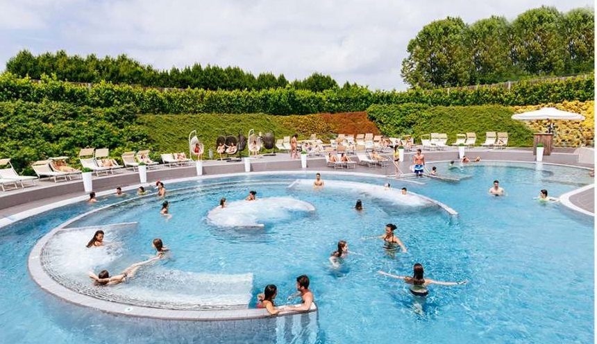 Milano – Riapre la spiaggia bianca ‘Tiki Bay’: un paradiso tropicale alle porte della città. Come avere un biglietto gratis