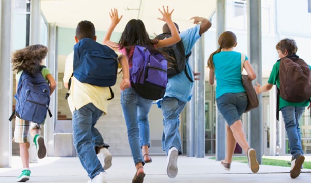 Milano – Paura a scuola, si stacca una finestra e colpisce ragazzino. Portato in ospedale