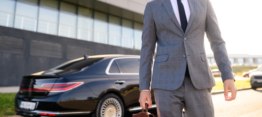 In Italia avere un’auto nuova è un vero lusso – Servono 11 stipendi per comprarla. E molti non possono fare il cambio vettura: i dati