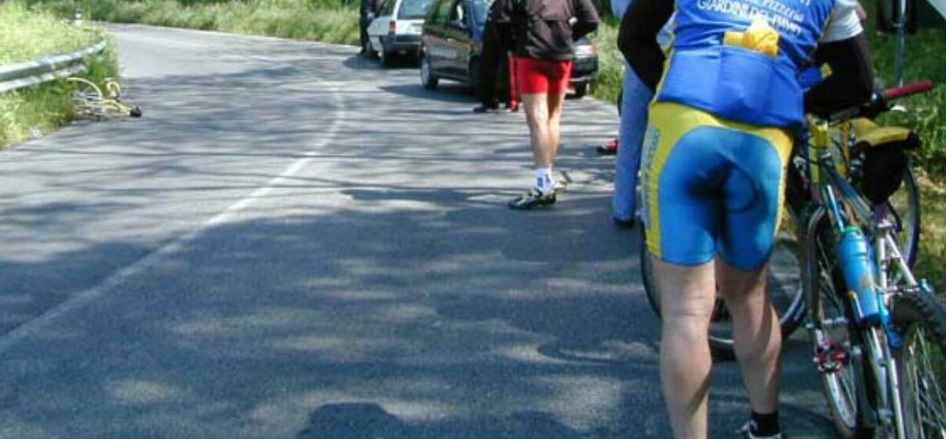 Torino – Ciclisti travolti: arrestato l’autore del folle gesto. Diversi feriti: “Un incubo horror”