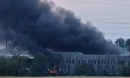 Milano – A fuoco un’altra azienda: alta colonna di fumo nero. Cosa è successo