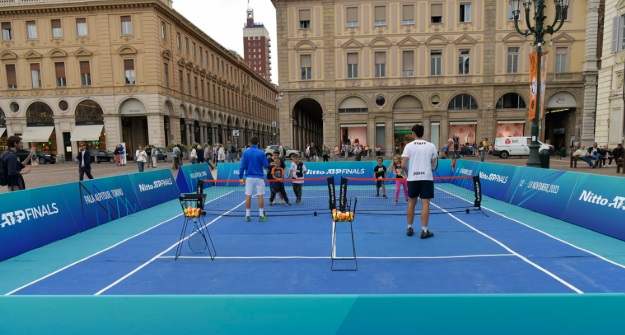 A Torino si respira già aria di ‘Atp Finals’ – Campi da tennis nelle strade del centro: al via il conto alla rovescia