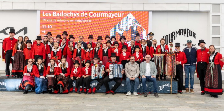Les Badochys de Courmayeur – 70 anni di tradizione in festa ai piedi del Monte Bianco